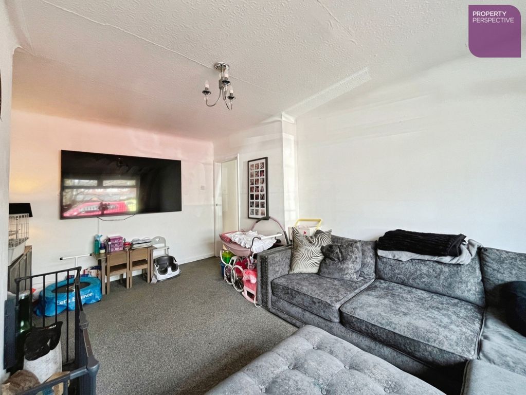 Property photo 2 of 20 Lounge