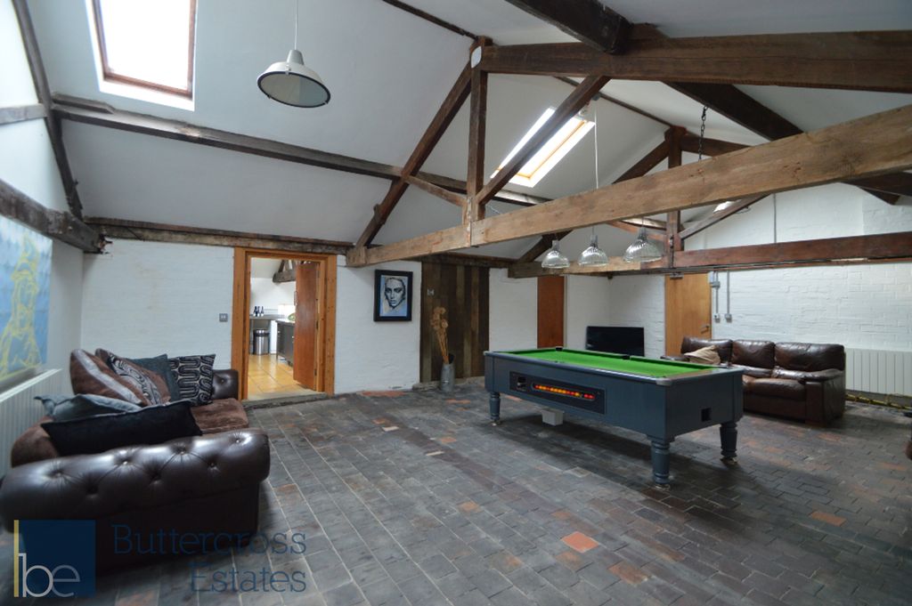 Property photo 3 of 10 Communal Room