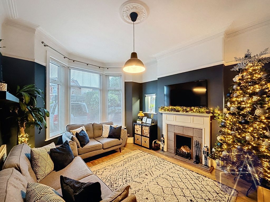 Property photo 3 of 27 4745595