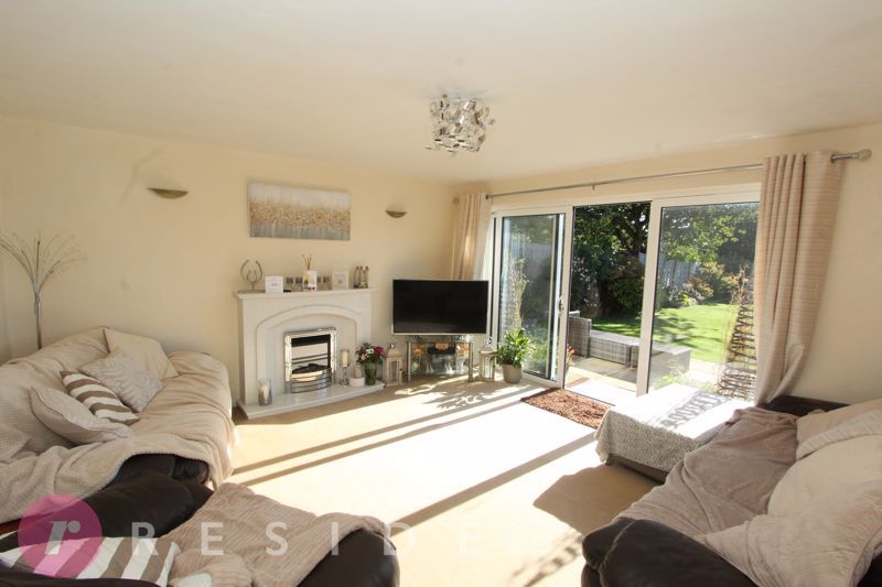 Property photo 2 of 20 Lounge