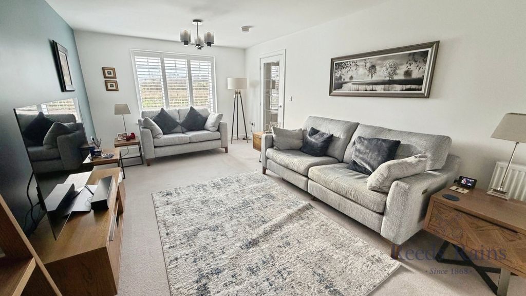 Property photo 2 of 16 Picture No. 01