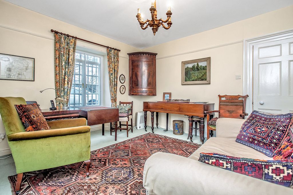 Property photo 2 of 18