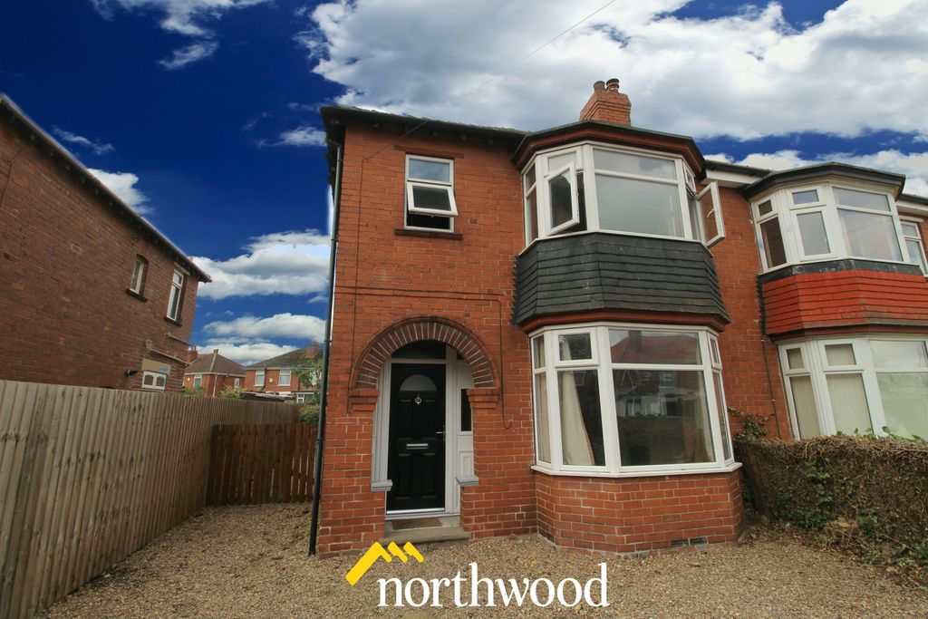 Property photo 1 of 32