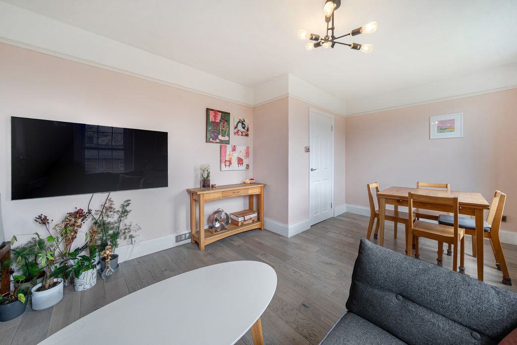 Property photo 2 of 17 Reception