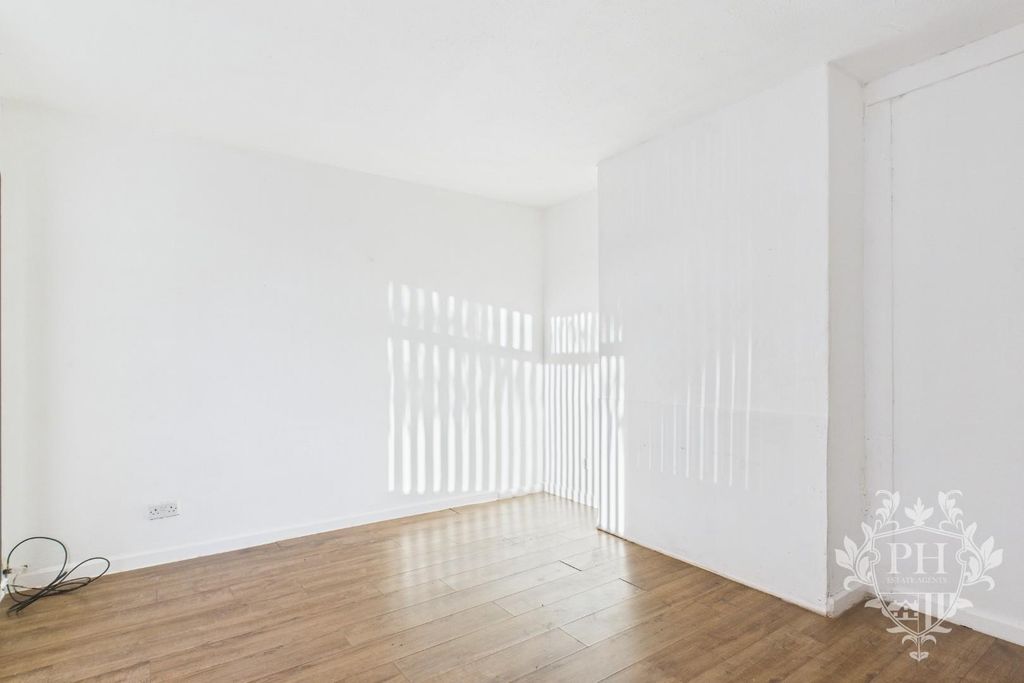 Property photo 2 of 10 Cam02002G0-Pr0207-Still001.Jpg