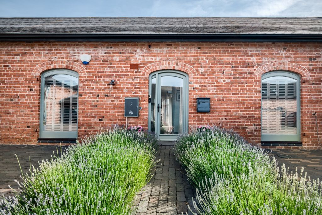 Property photo 1 of 27 Xt5A6167-Hdr(3) (1)