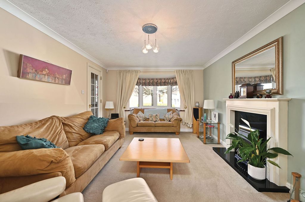 Property photo 2 of 25