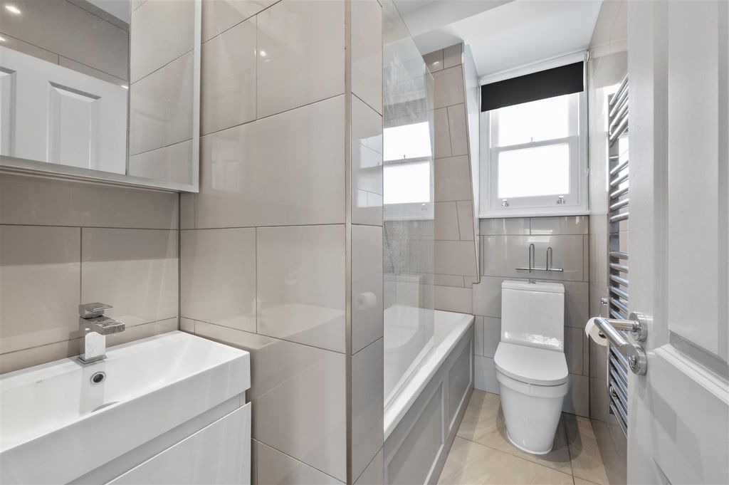 Property photo 3 of 9 Beverley Road 6C (9 From 13)-2.Jpg