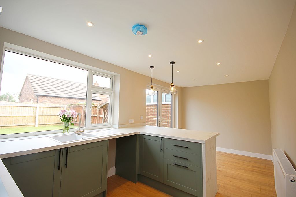 Property photo 3 of 15 Kitchen