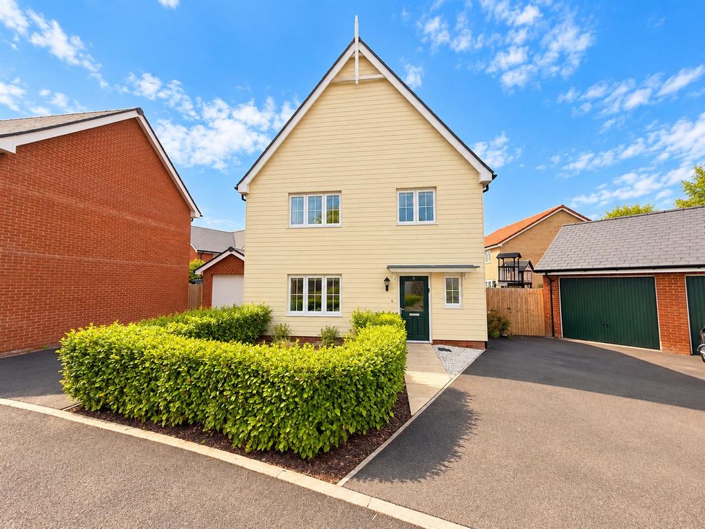 Property photo 1 of 21 Sunny Suburban House No. 5.Png