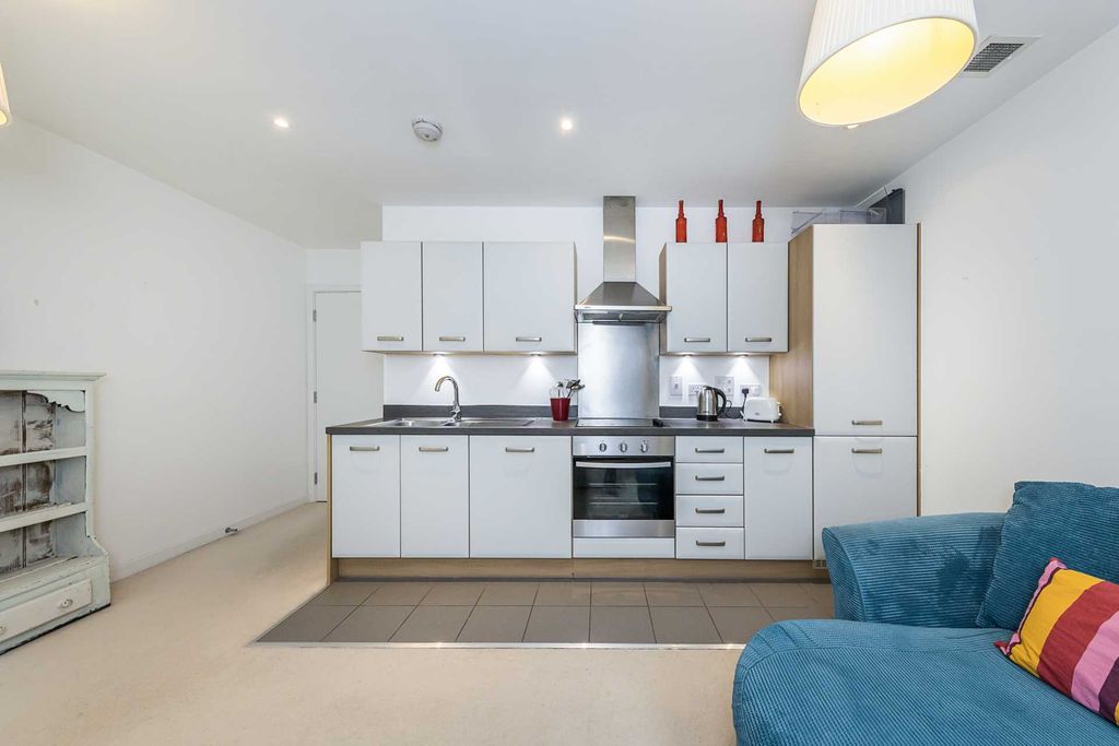 Property photo 2 of 9