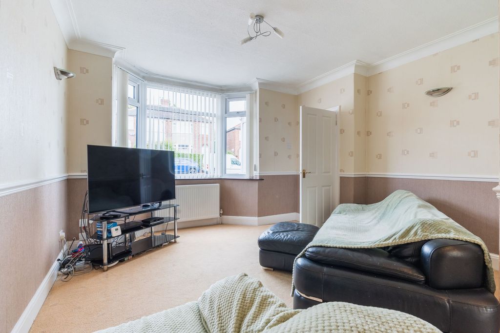 Property photo 3 of 32