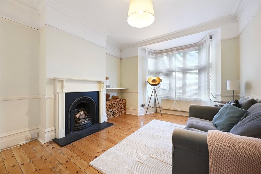 Property photo 2 of 11 Picture No. 23