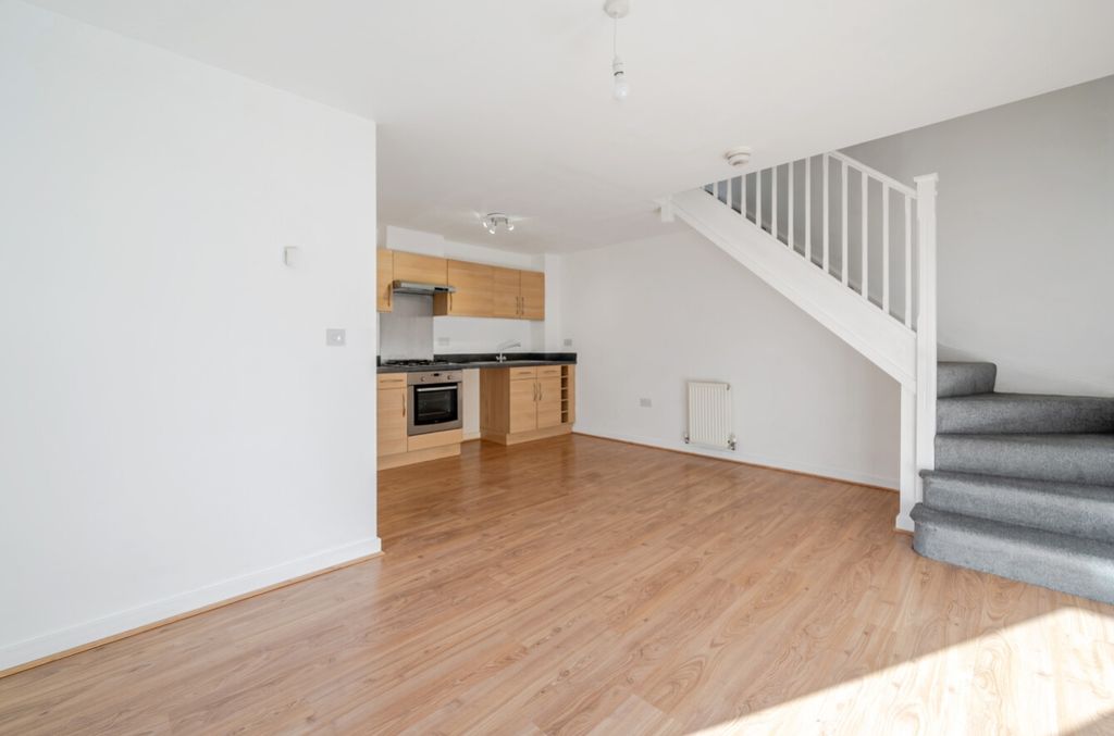 Property photo 3 of 11 1353883-7-68Dba7A058E35