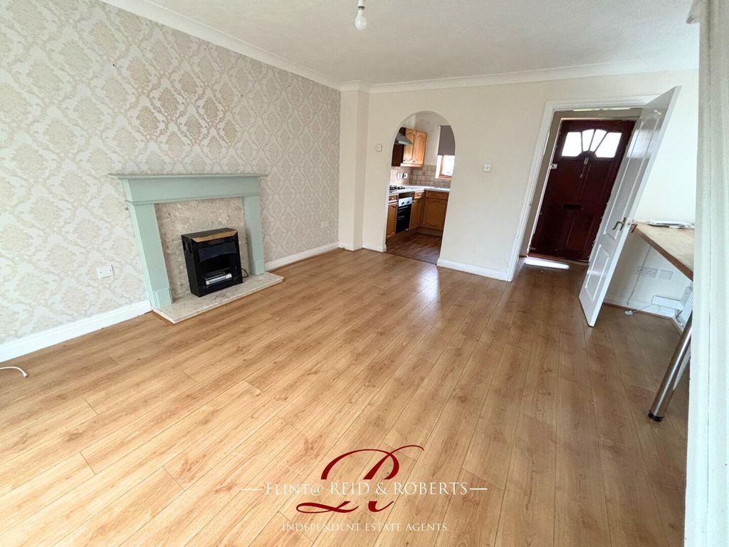 Property photo 3 of 11 Living Room