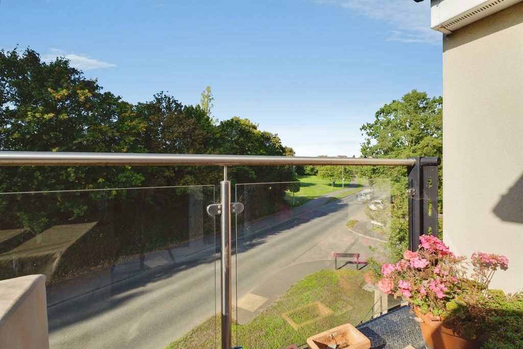 Property photo 2 of 14
