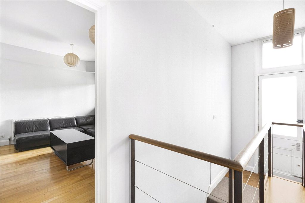 Property photo 3 of 14 Picture No. 15