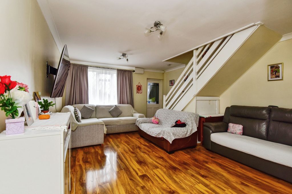 Property photo 3 of 15