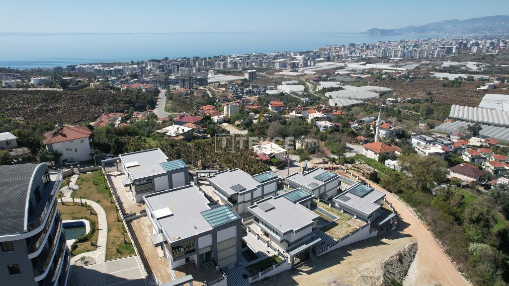 Property photo 2 of 27