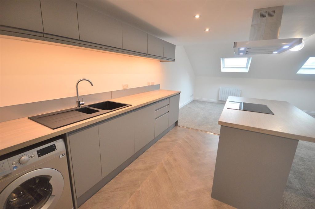 Property photo 2 of 5 Kitchen