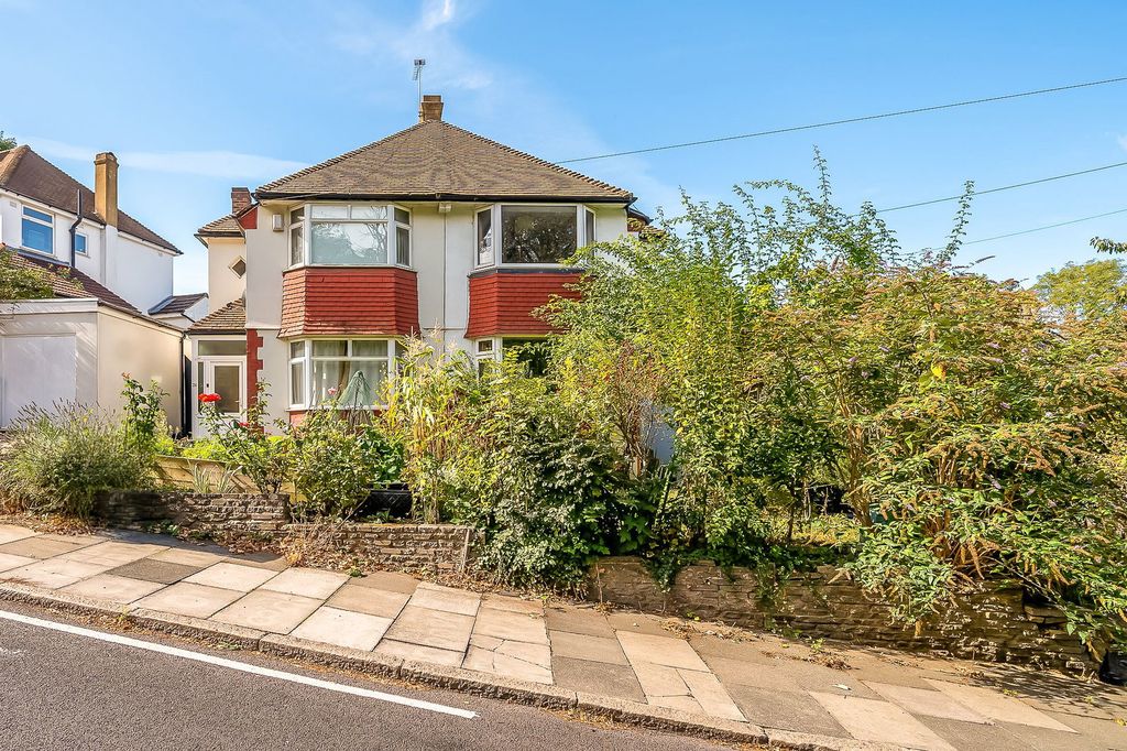 Property photo 1 of 26