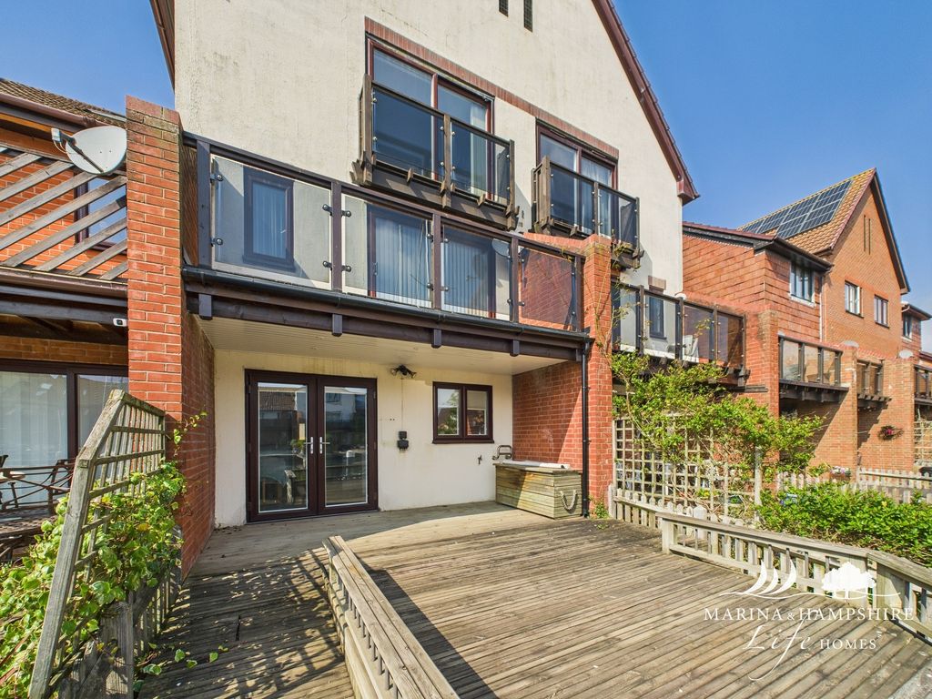 Additional image 28 of 4 bed town house for saleCarne Place, Port Solent, Portsmouth PO6