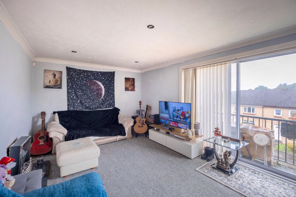 Property photo 2 of 24