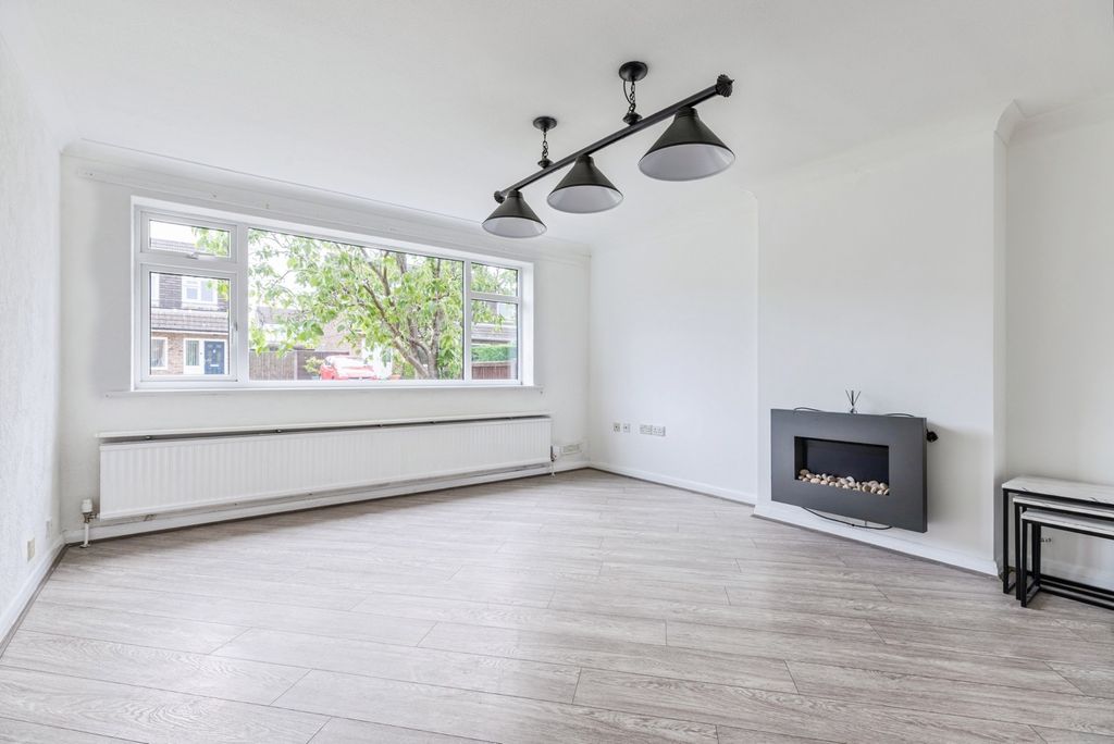 Property photo 2 of 16 Pbox-Img.Jpg