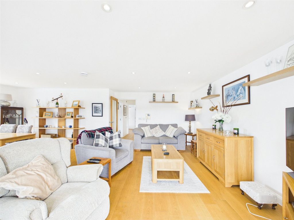 Property photo 3 of 19 Picture No. 36