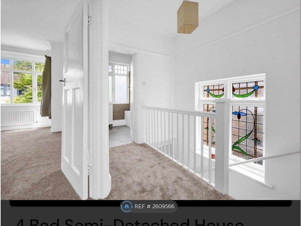 Property photo 2 of 11 Hallway Upstairs