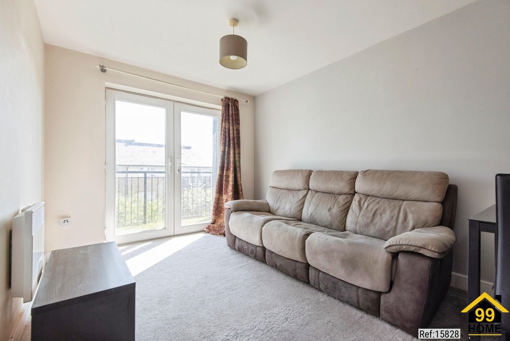 Property photo 3 of 18 Photo 2