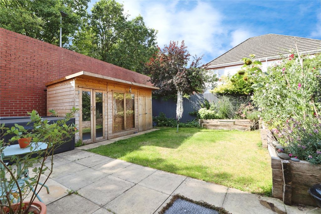 Property photo 2 of 17 Picture No. 02