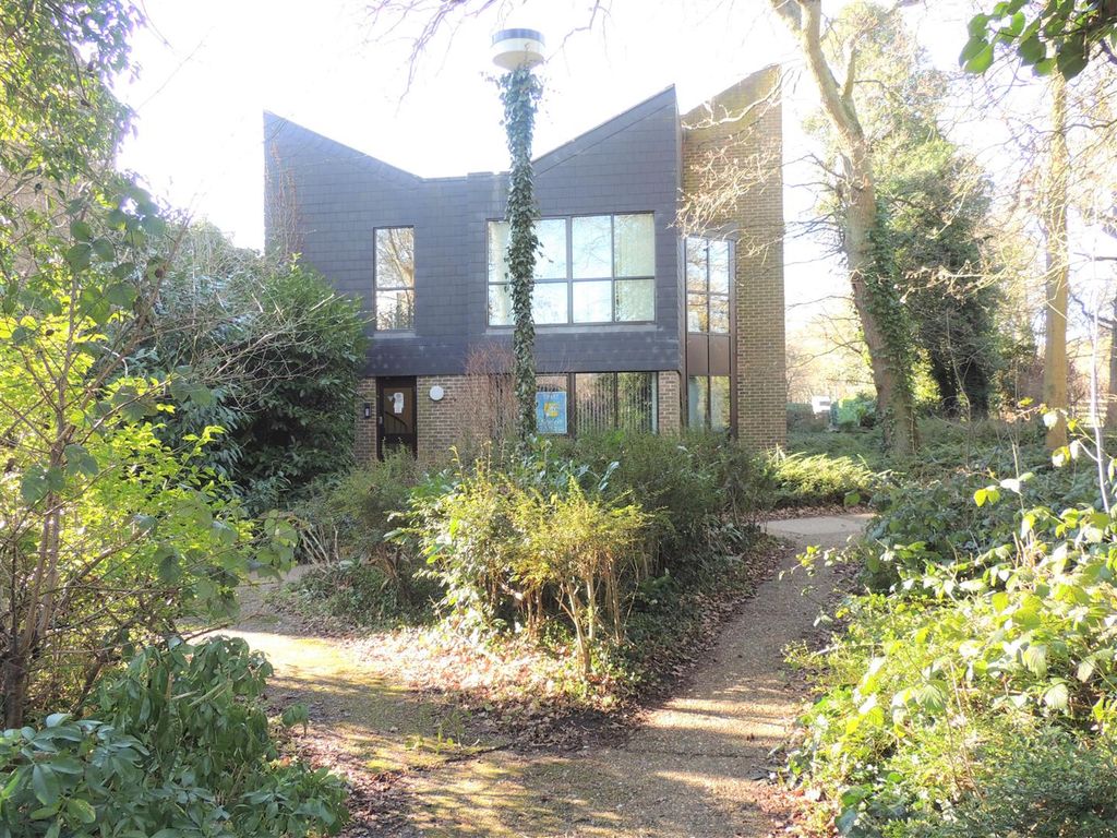 Property photo 3 of 8