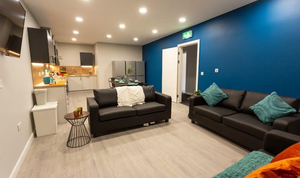 Property photo 2 of 18