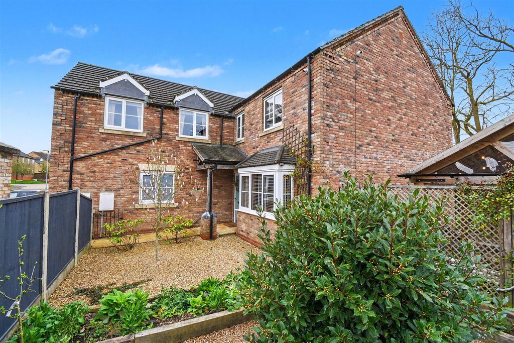 Property photo 1 of 45 Front