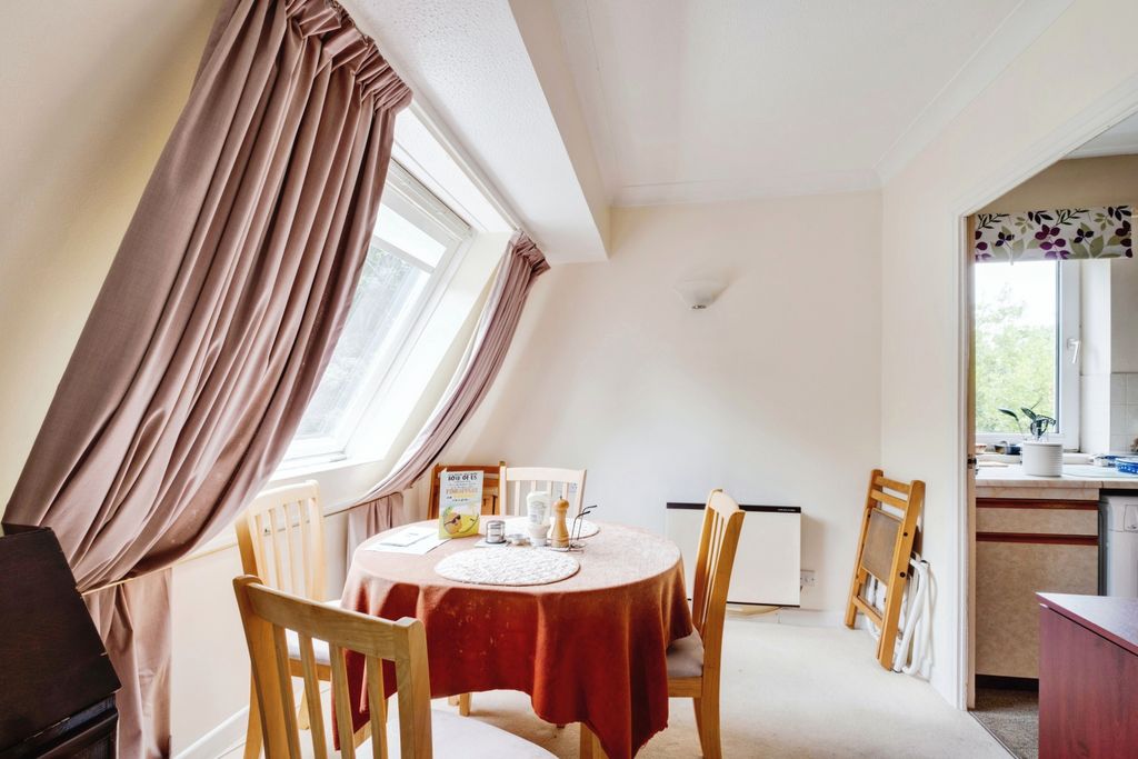 Property photo 3 of 10 Living Room/Dining A