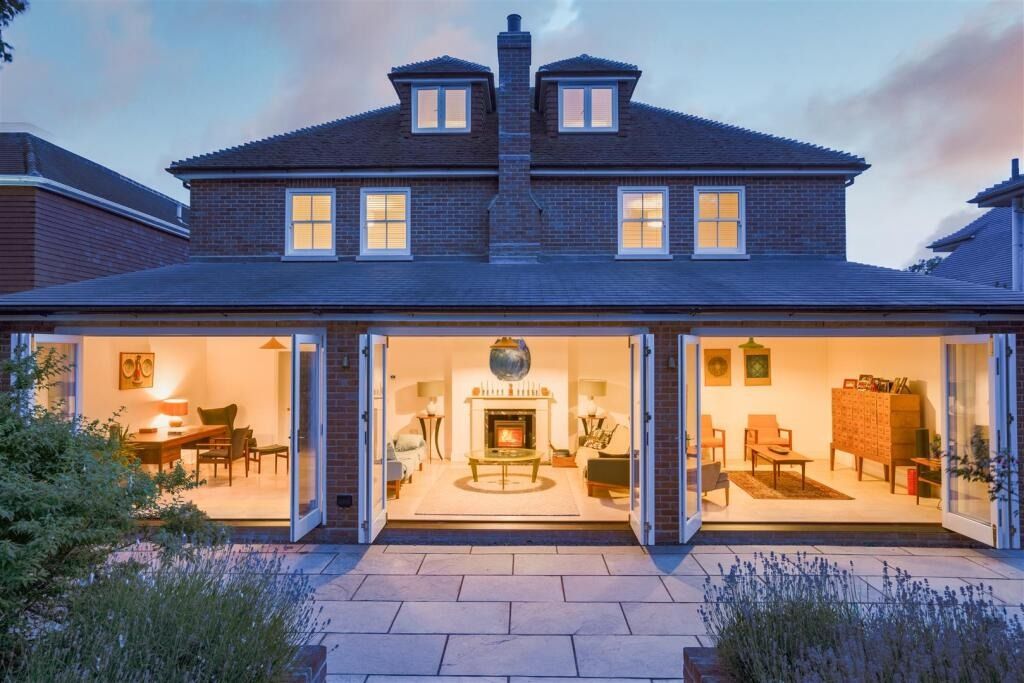 Property photo 3 of 61 4521673