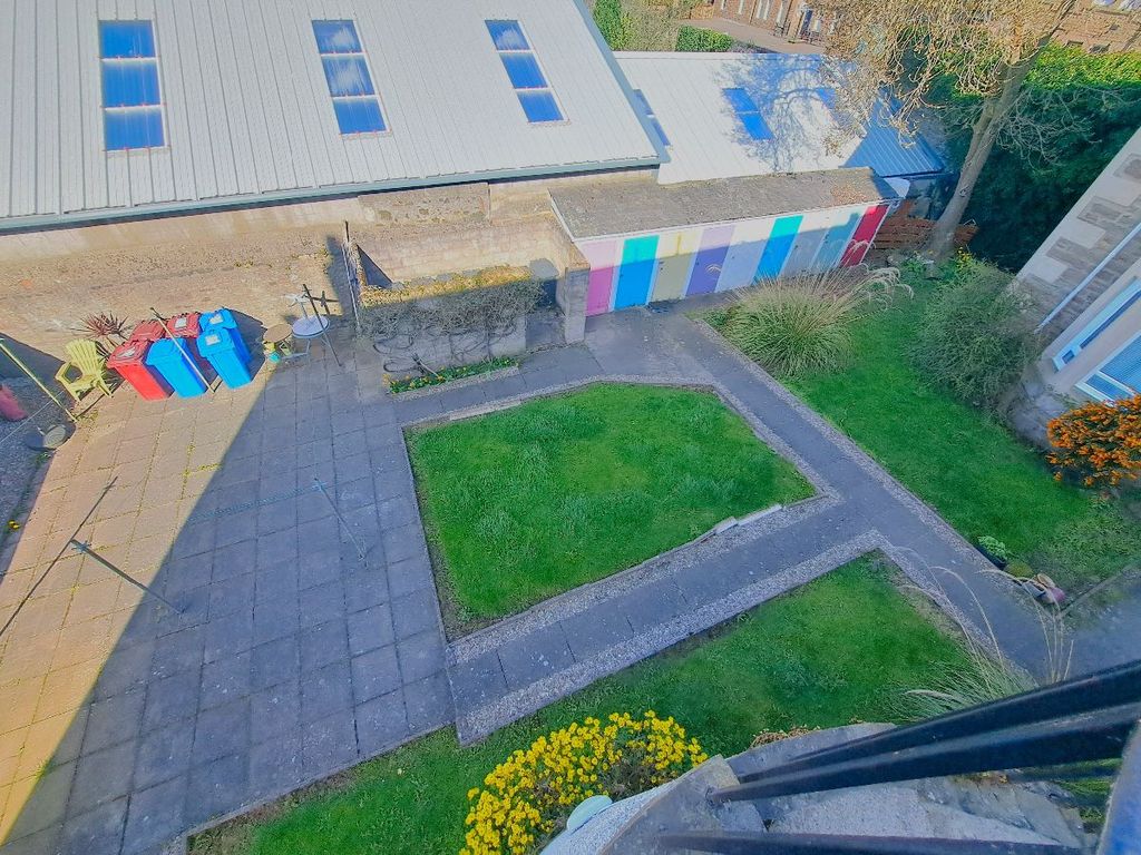 Property photo 3 of 10