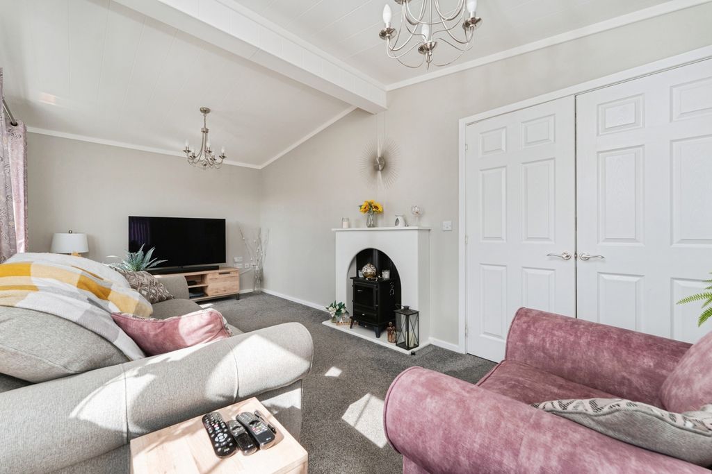 Property photo 3 of 22 Pbox-Img.Jpg