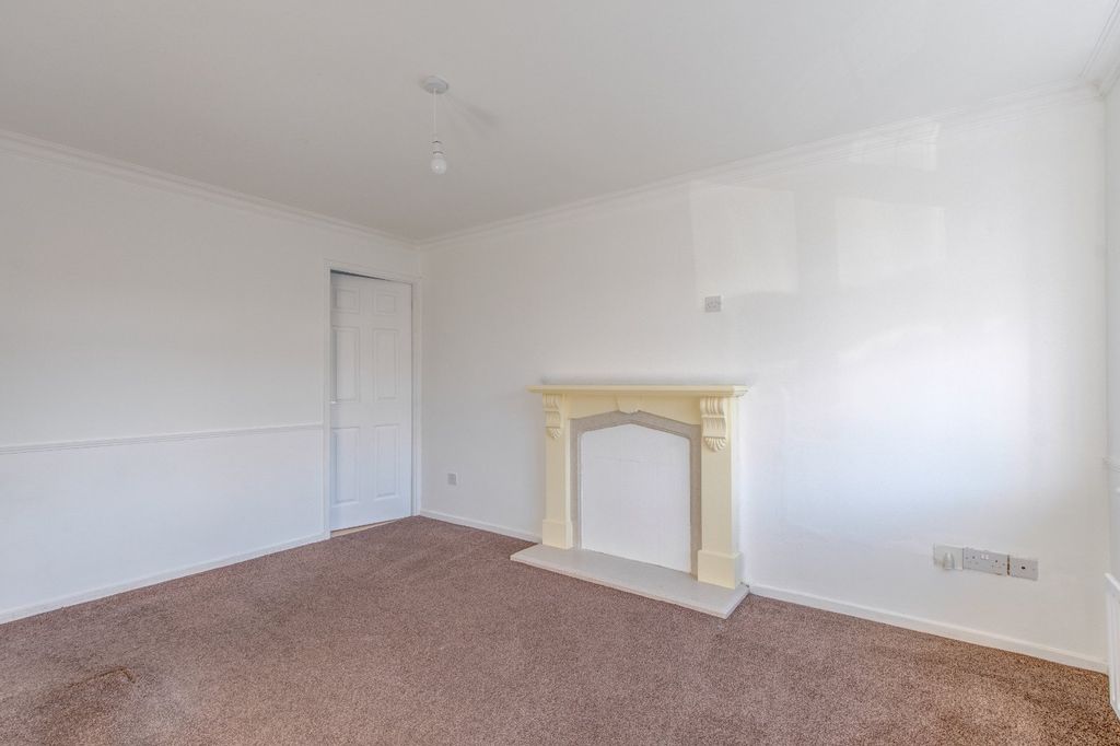 Property photo 2 of 11 Picture No. 10