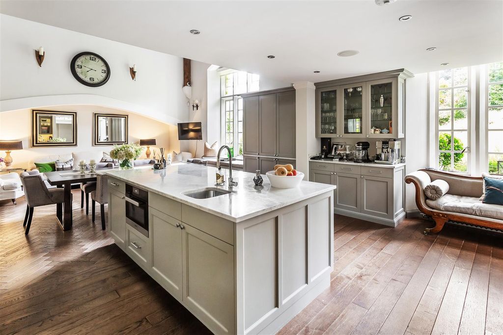 Additional image 6 of 4 bed flat for saleAlbury Park Mansion, Albury, Guildford, Surrey GU5