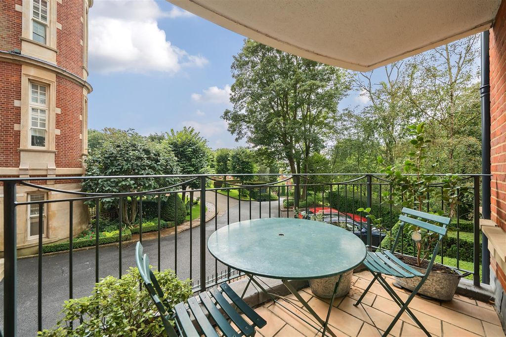 Property photo 3 of 11