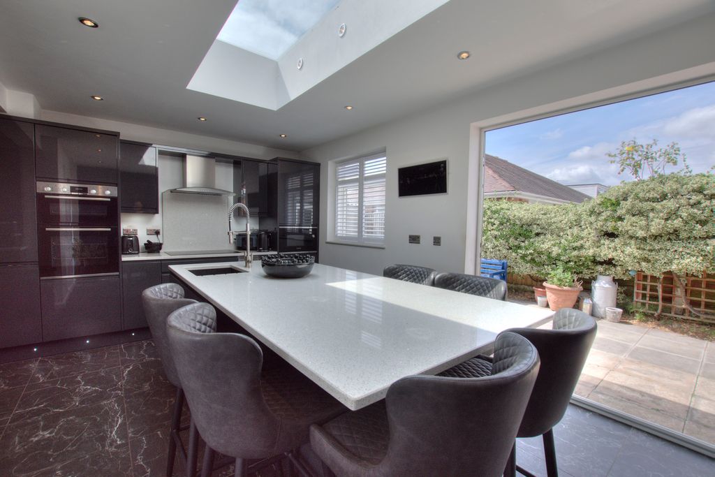Property photo 2 of 22 2
