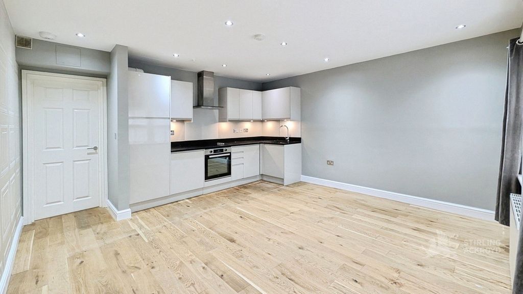 Property photo 1 of 12 Reception/Kitchen