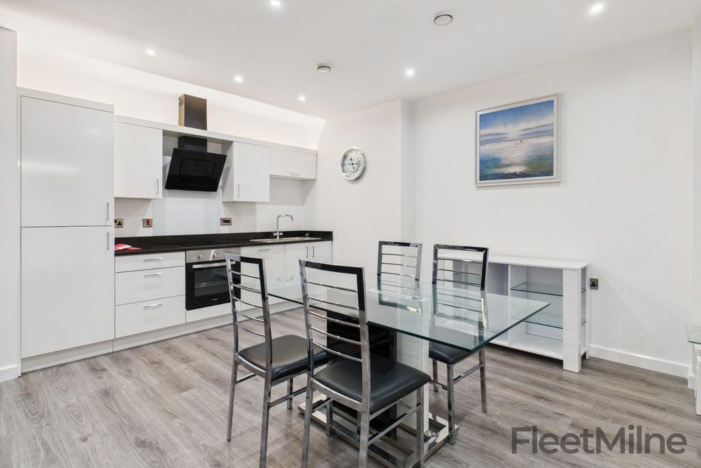 Property photo 3 of 17 Kitchen