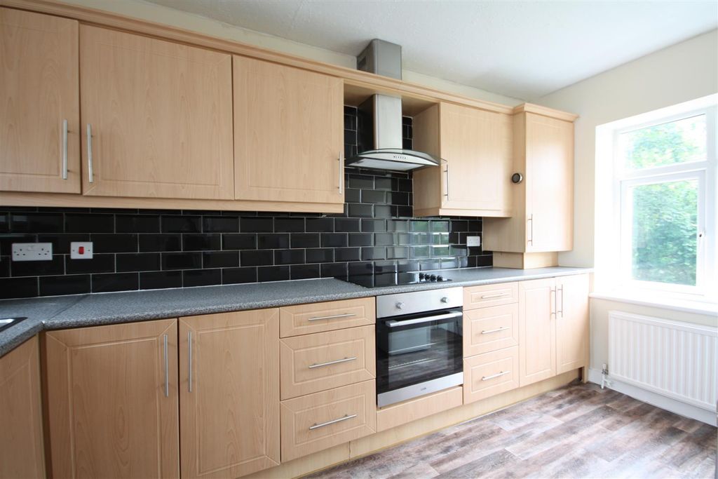 Property photo 1 of 10 Kitchen 1