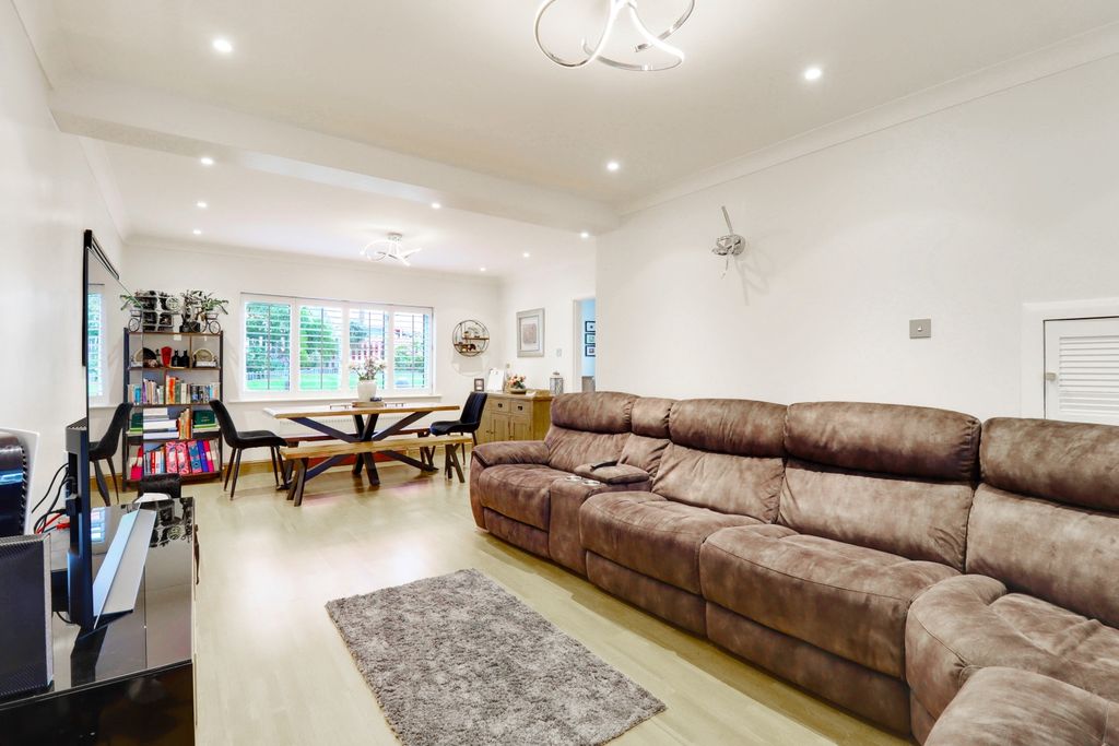 Property photo 3 of 14 Img_4339-Img_4341