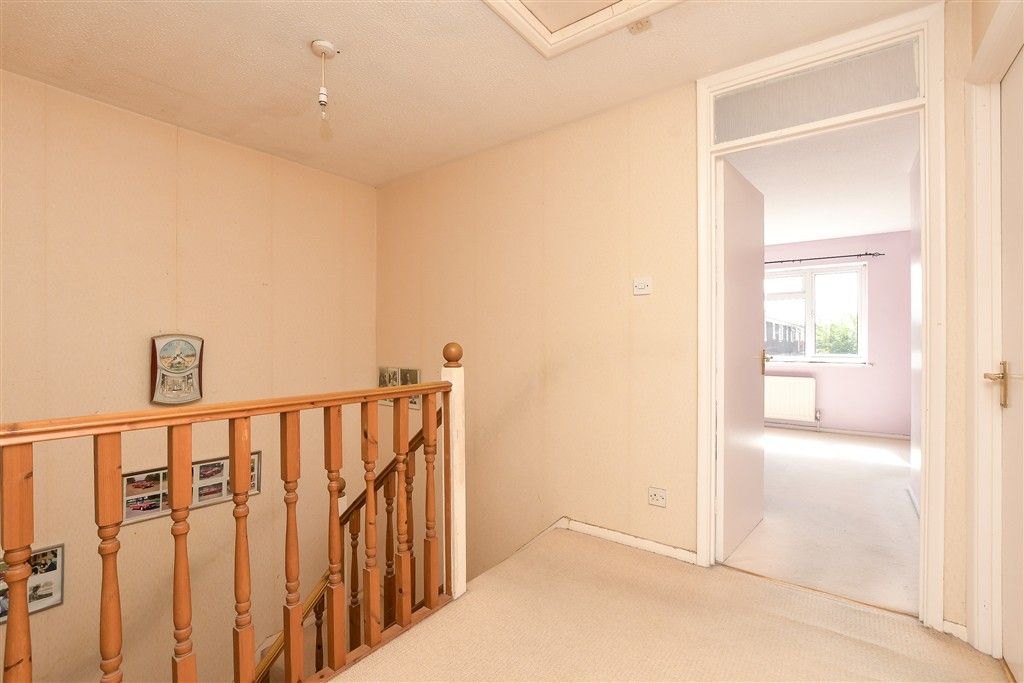 Property photo 3 of 12 Landing