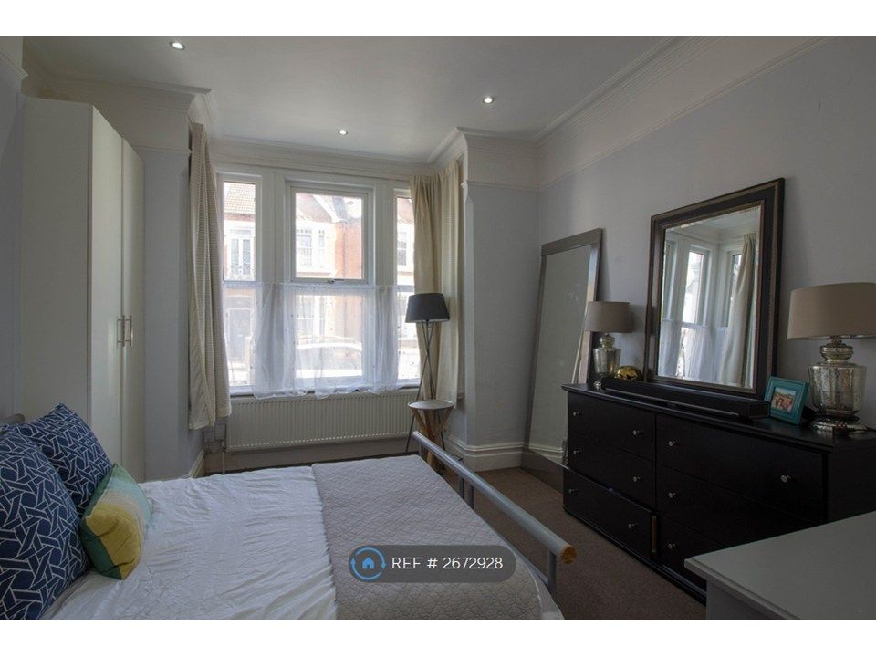 Property photo 2 of 6 Bedroom 2