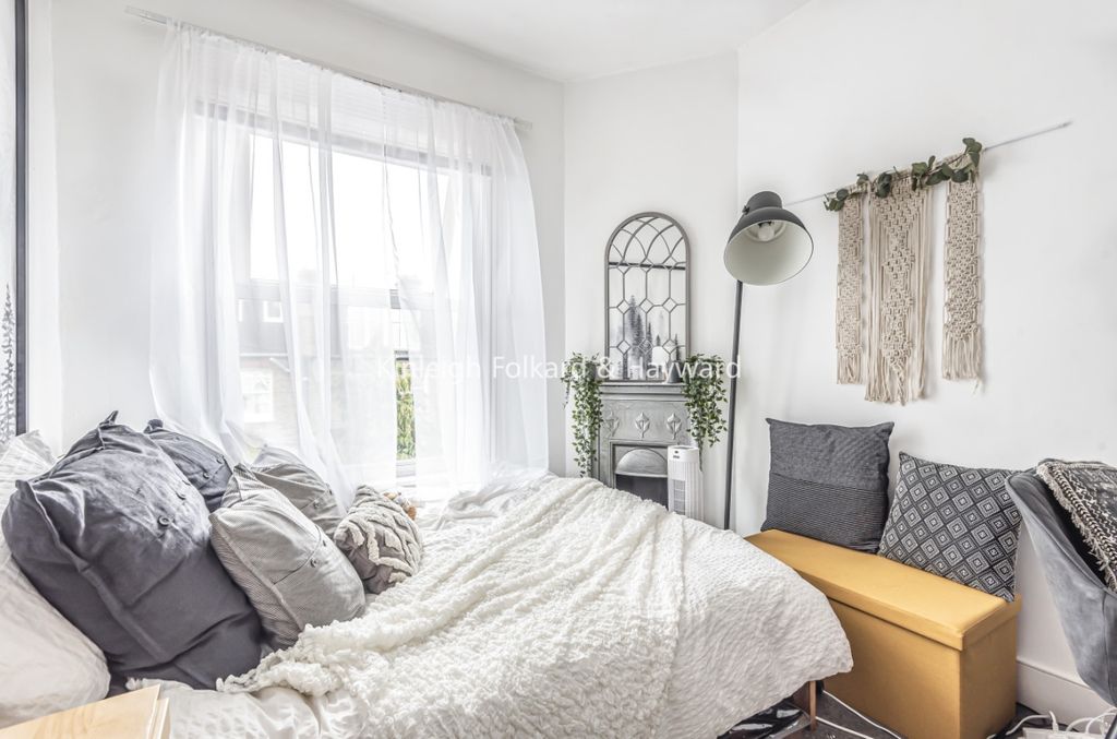 Property photo 3 of 6 1548F097-590B-4E4A-B